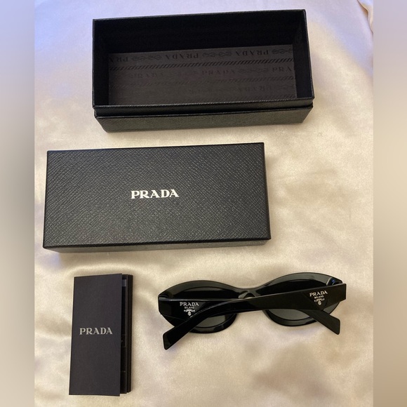 Prada Symbole sunglasses - Picture 2 of 8